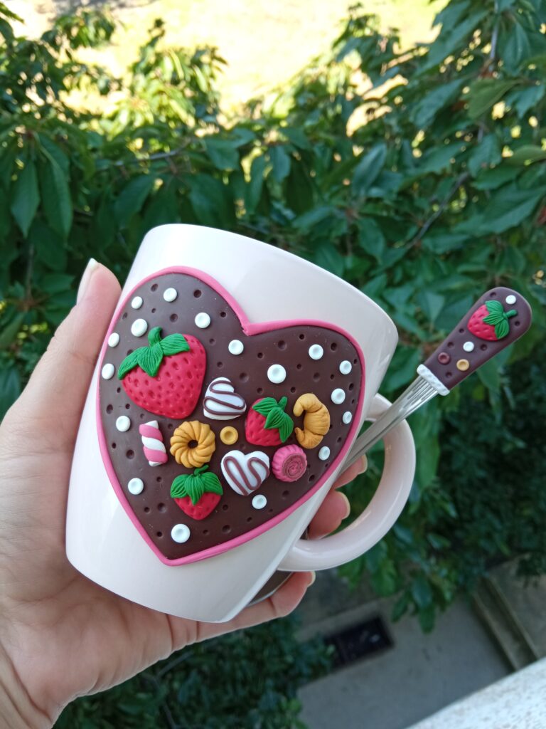 Чаша със сладкиши и понички